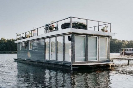 floating-containerhouse-6_1.jpg